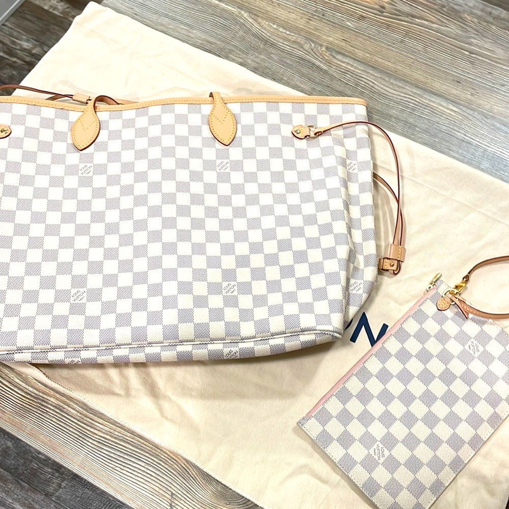 Louis Vuitton Neverfull Tote MM